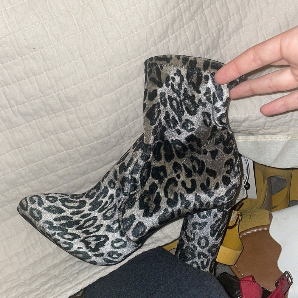 Grey and black cheetah print cloth heels